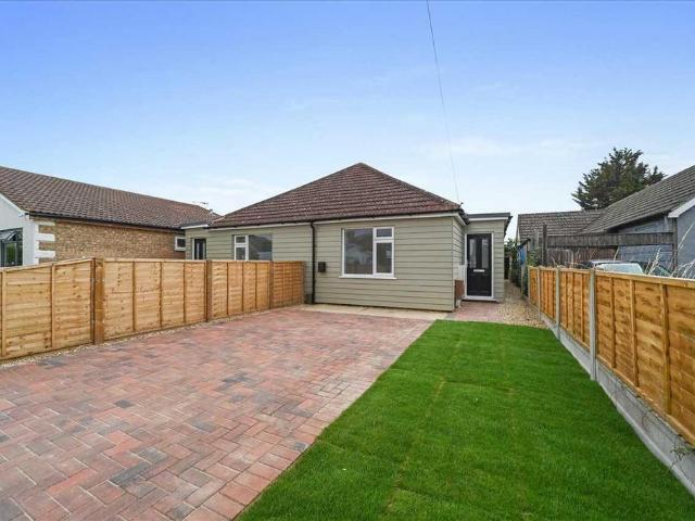 Bungalow for sale in Holland-on-Sea, Dale Hill