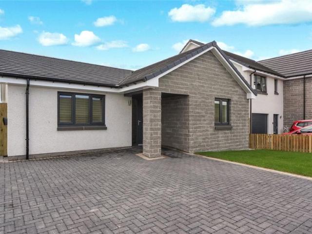 Bungalow for sale in Kinglassie, Scotland