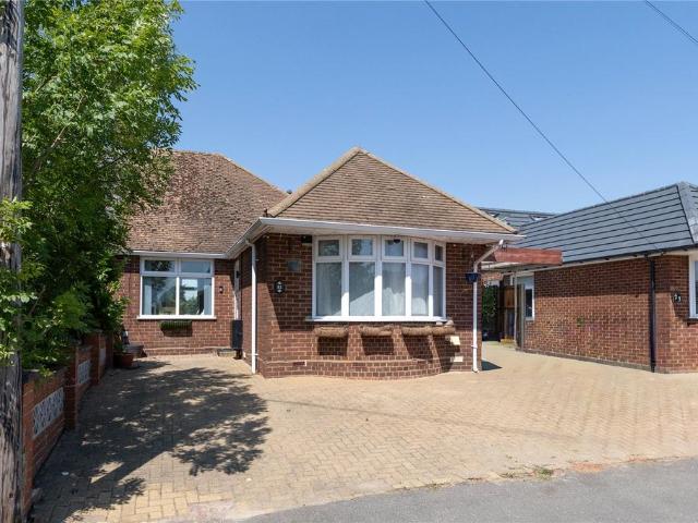 Bungalow for sale in Spring Park, Luton