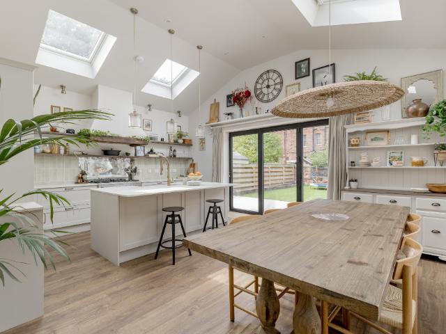Bungalow for sale in Hillside, Leith