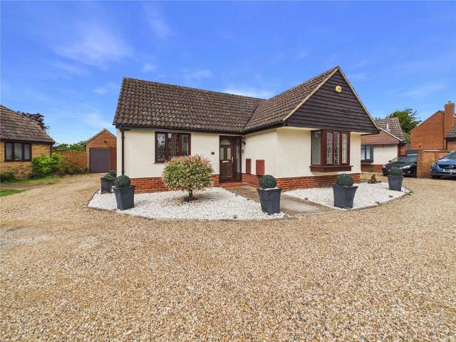 Bungalow for sale in Chipping Hill, Essex
