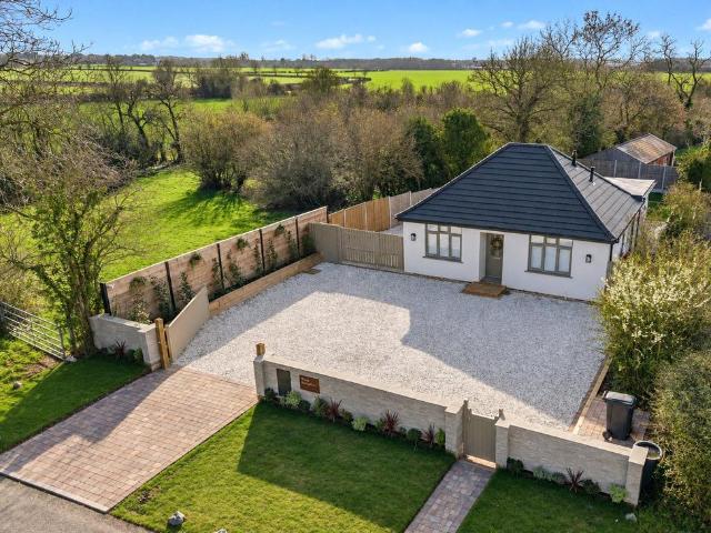 Bungalow for sale in Crookhill, Worcestershire