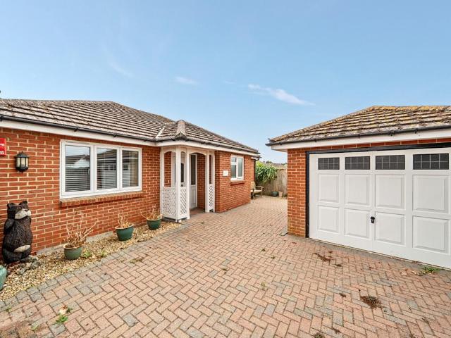 Bungalow for sale in Ferring, Arun