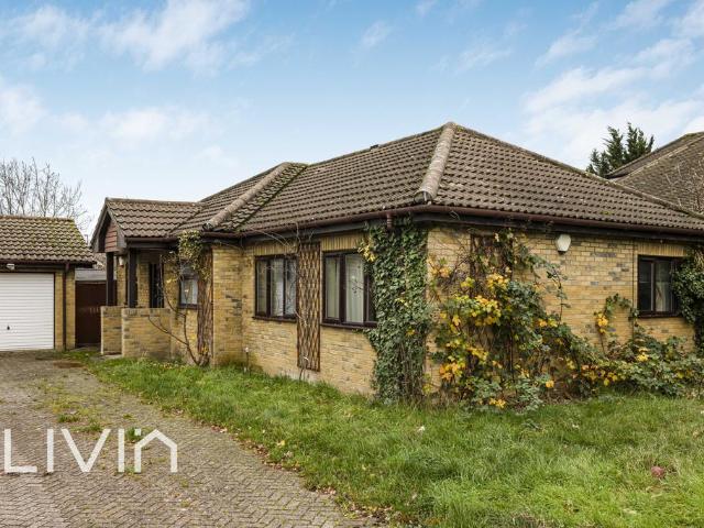 Bungalow for sale in London Borough of Croydon, Greater London