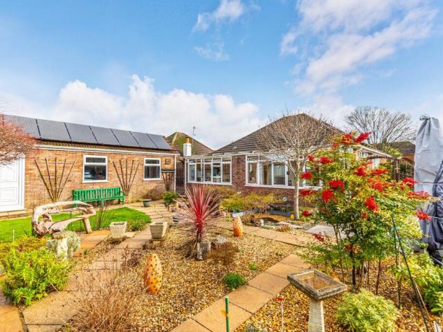 Bungalow for sale in Bear Cross
