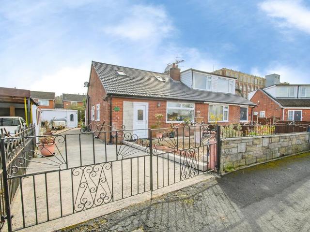 Bungalow for sale in Prestolee, Lee Bank