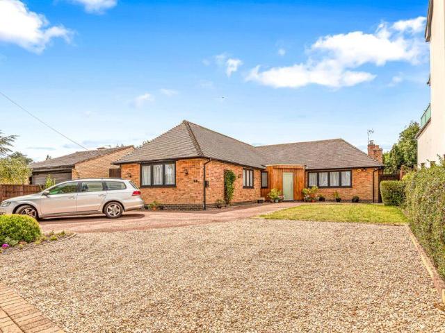 Bungalow for sale in Oadby, Leicestershire