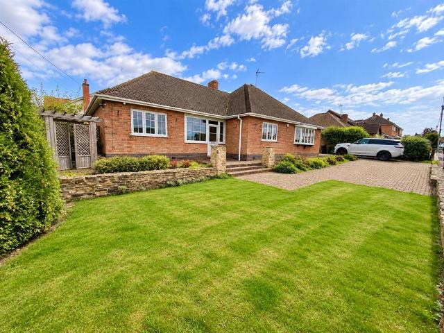 Bungalow for sale in Lash Hill, Hinckley and Bosworth