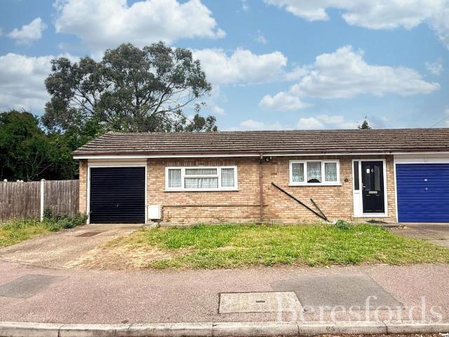 Bungalow for sale in South Hornchurch, Greater London