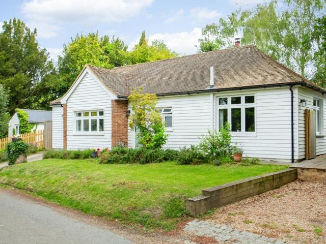 Bungalow for sale in Oad Street, Kent