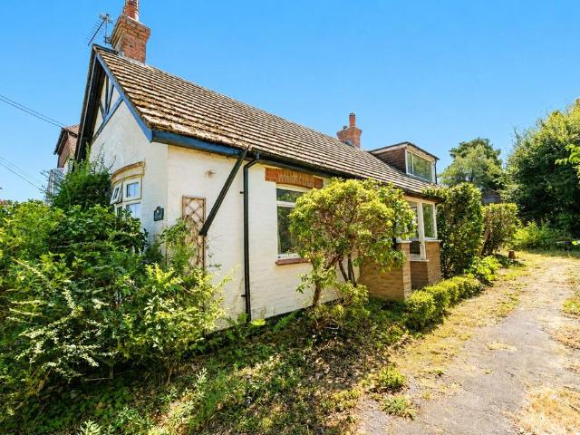 Bungalow for sale in Fole, Surrey