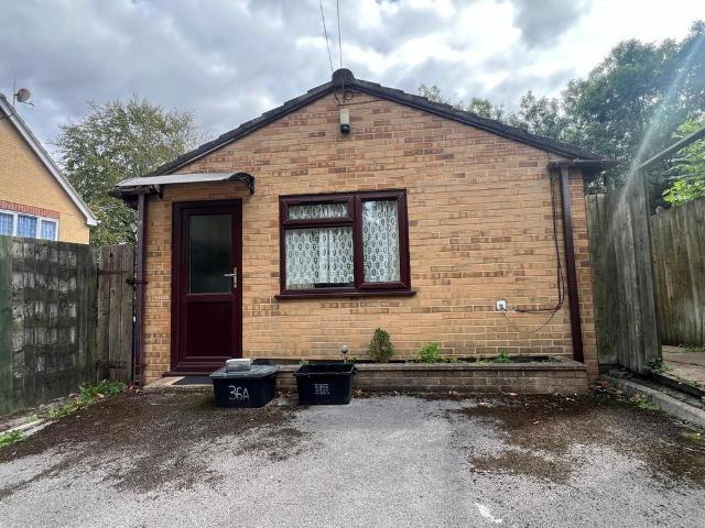 Bungalow for sale in Feckenham, City Of Bristol