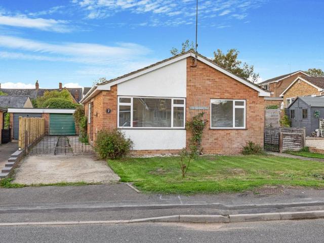 Bungalow for sale in Brackley, West Northamptonshire