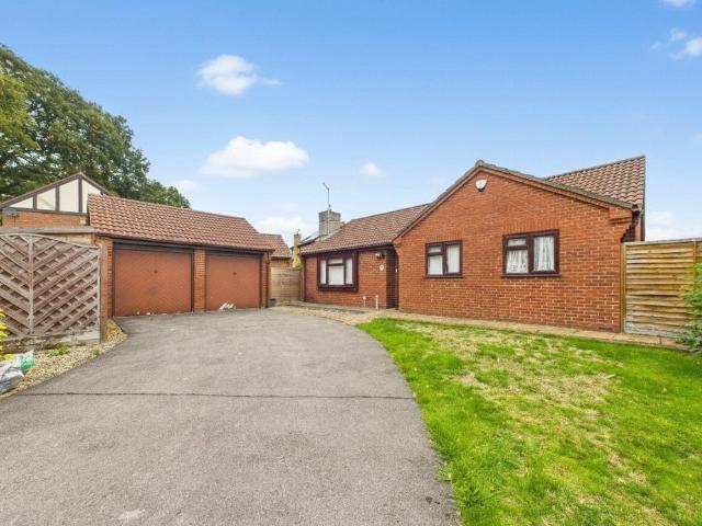 Bungalow for sale in Bradley Stoke