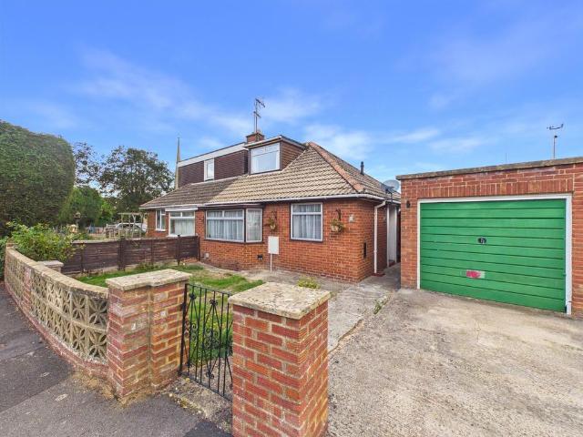 Bungalow for sale in Chargrove, Tewkesbury