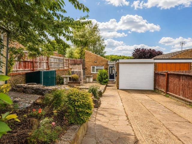 Bungalow for sale in Leighton-Linslade, Linslade