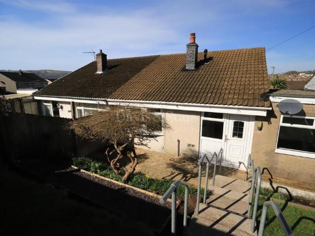Bungalow for sale in Maesycwmmer, Wales