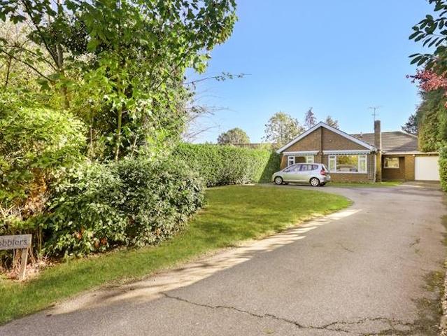 Bungalow for sale in Marden Ash, Epping Forest