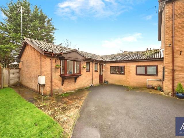 Bungalow for sale in Brackley, Northamptonshire