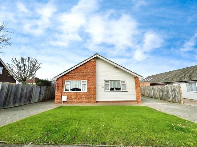 Bungalow for sale in The Butts, Kent