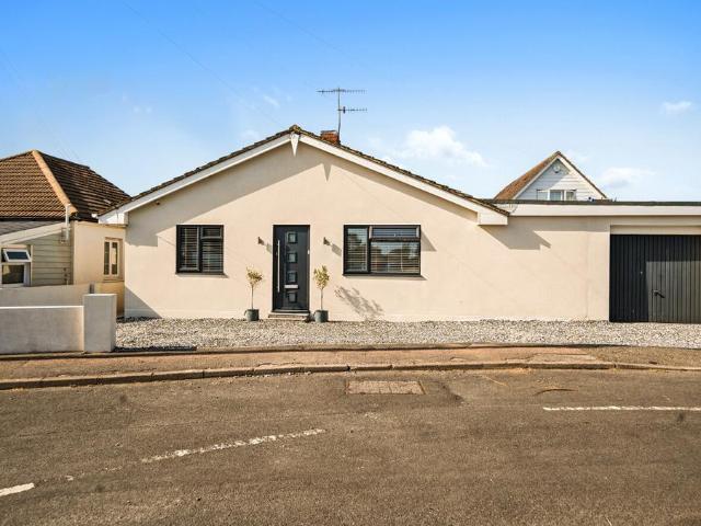 Bungalow for sale in Fishersgate, West Sussex