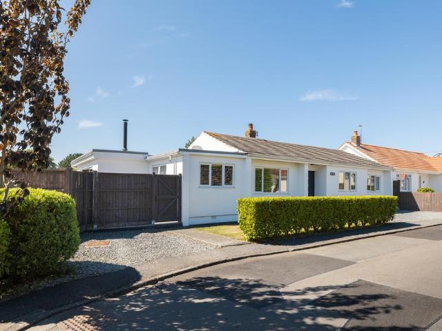 Bungalow for sale
