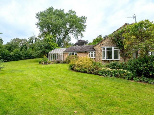 Bungalow for sale in Bardsey cum Rigton, Bardsey