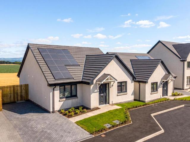 Bungalow for sale in Newtyle, Scotland