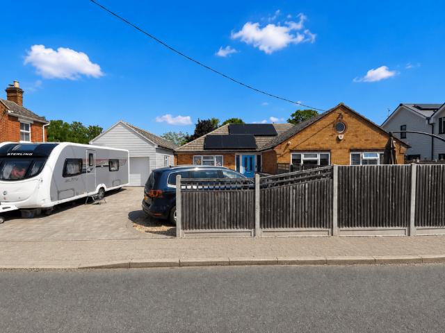 Bungalow for sale in Fordham Heath, Essex