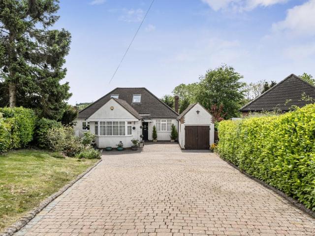 Bungalow for sale in Batchworth, Hertfordshire