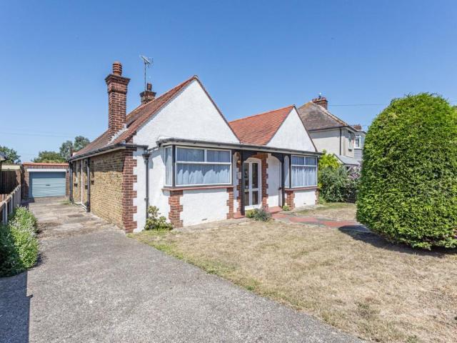 Bungalow for sale in Westbrook, Acol