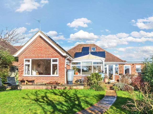 Bungalow for sale in Sulham, West Berkshire