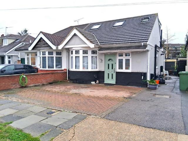 Bungalow for sale in Collier Row, Greater London