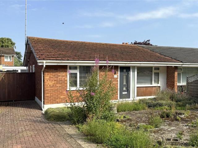 Bungalow for sale in Calverton End, Milton Keynes
