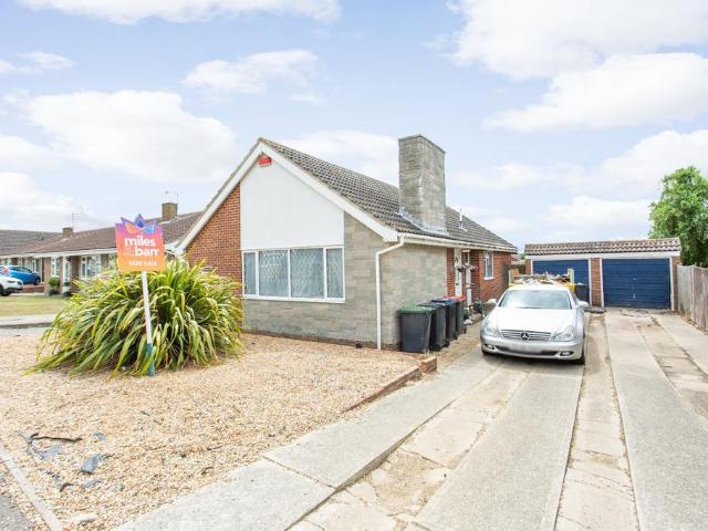 Bungalow for sale in Seasalter, Canterbury