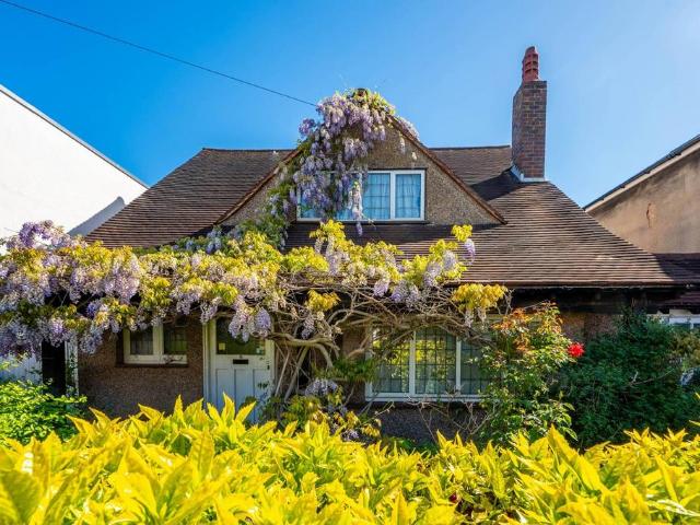 Bungalow for sale in New Malden, Greater London