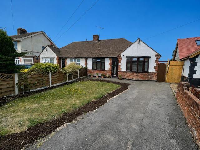 Bungalow for sale in Spring Park, Luton