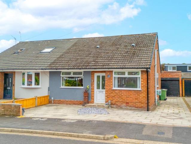 Bungalow for sale in Wargrave, Newton-le-willows