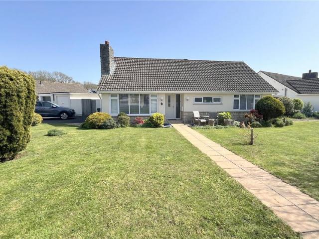 Bungalow for sale in Highcliffe