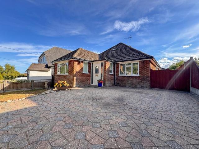 Bungalow for sale in Canford Bottom, Colehill