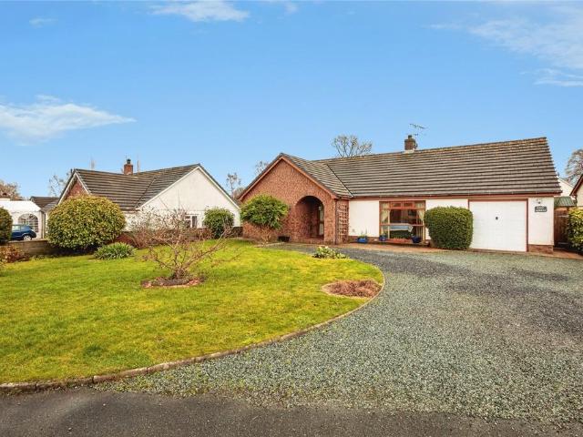 Bungalow for sale in Dre-fach, Wales