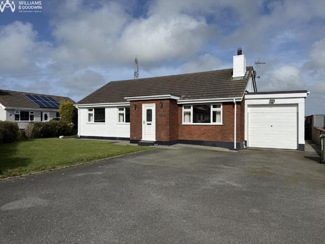 Bungalow for sale in Llanfechell, Wales