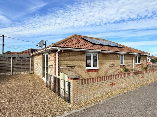 Bungalow for sale in Stokesby, Norfolk