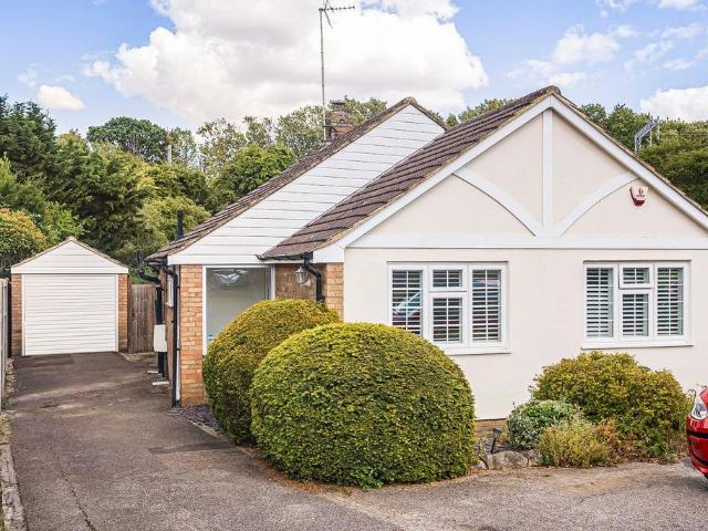 Bungalow for sale in Fretherne, Hertfordshire