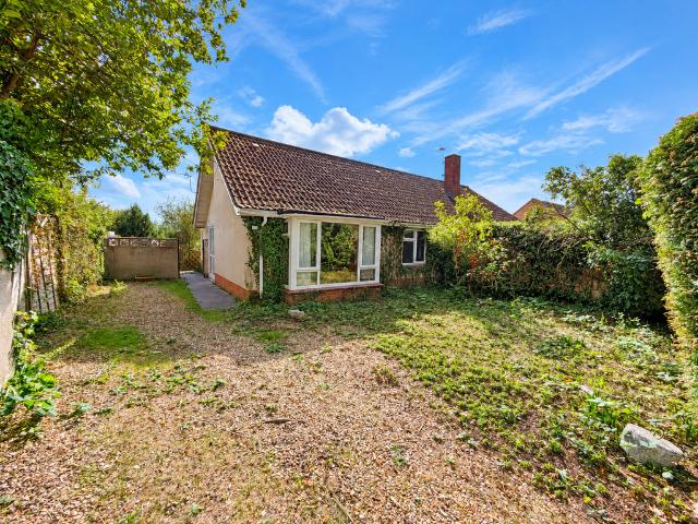 Bungalow for sale in Ashcott
