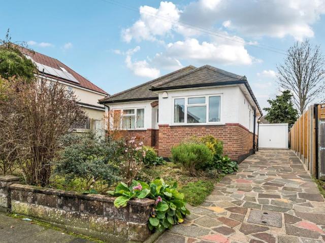 Bungalow for sale in Goddington, Greater London