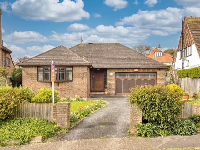 Bungalow for sale in Upton, Acol