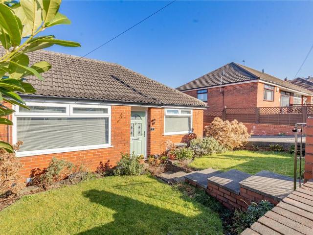 Bungalow for sale in Shaw Side, Pendock