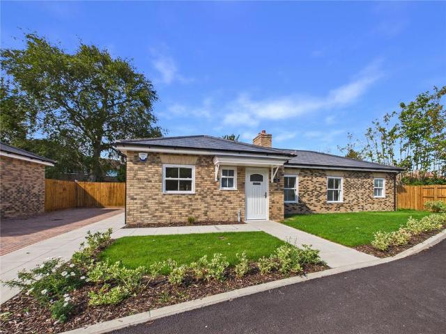 Bungalow for sale in Chipping Hill, Essex