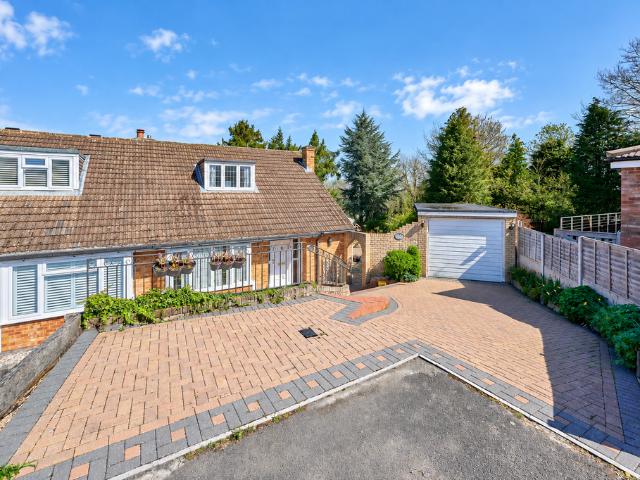 Bungalow for sale in Five Acres, Hertfordshire